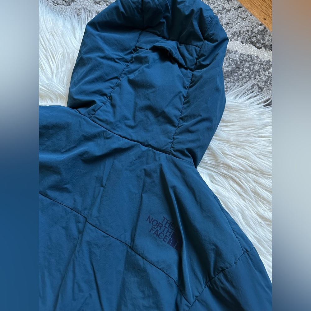 The North Face packable hooded jacket - Picture 7 of 7